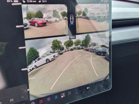 Used 2026 Tesla Model Y AWD image 12