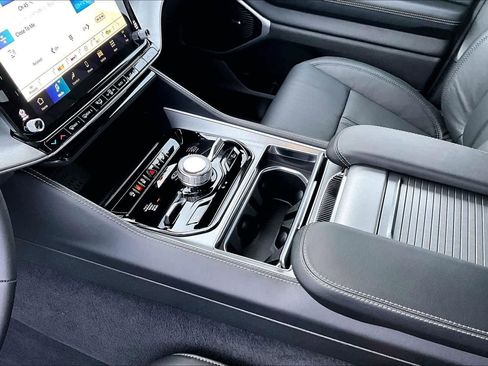 New 2026 Jeep Grand Wagoneer Limited image 17