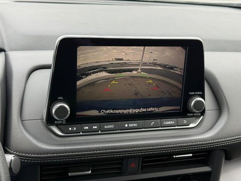 Used 2024 Nissan Rogue SV image 24