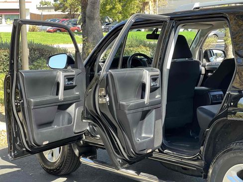 Used 2014 Toyota 4Runner SR5 image 46