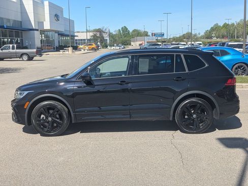 Used 2023 Volkswagen Tiguan SE R-Line AWD/4WD image 6