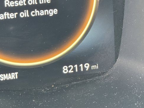 Used 2023 Hyundai Santa Fe SEL w/ Premium Package image 3