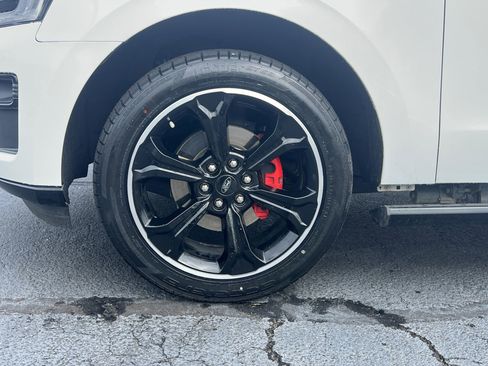 Used 2023 Ford Expedition Limited image 36