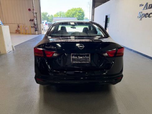 Used 2024 Nissan Altima 2.5 S FWD image 4