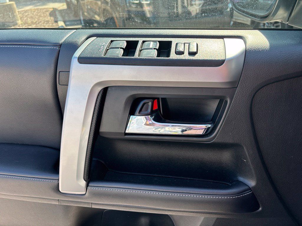 Used 2020 Toyota 4Runner SR5 Premium w/ Moonroof Package RWD image 14