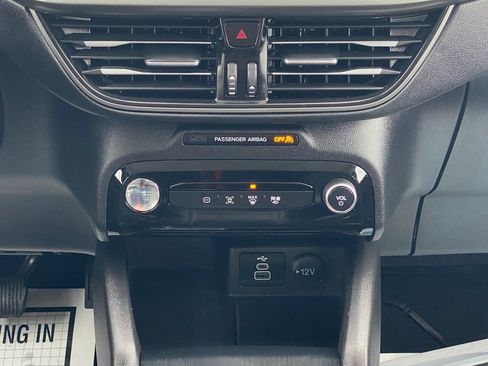 Used 2024 Ford Escape SE image 23
