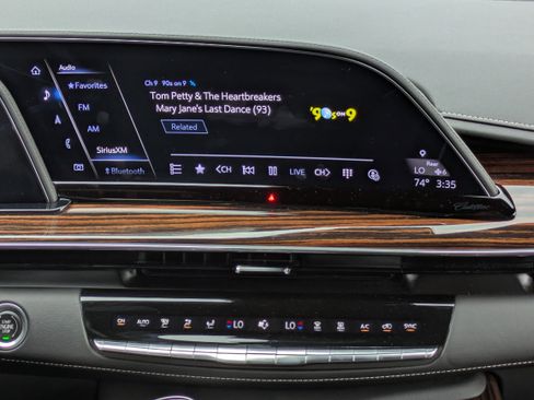 Certified 2023 Cadillac Escalade Premium Luxury image 20