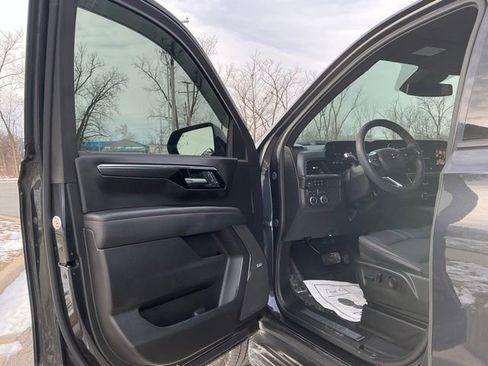 Used 2025 Chevrolet Tahoe RST w/ Comfort Package image 17