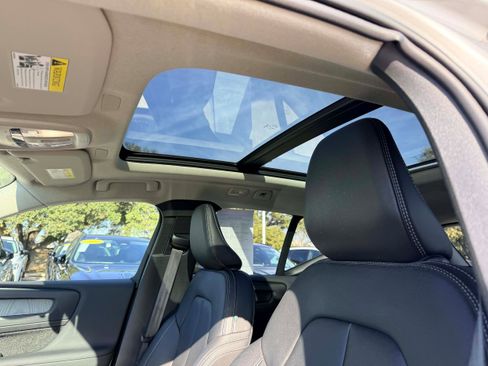 Certified 2025 Volvo XC40 B5 Plus image 13