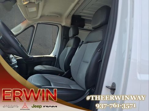 Used 2025 RAM ProMaster 2500 w/ Convenience Group FWD image 12