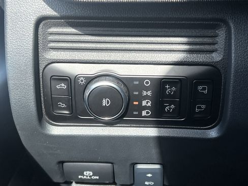 New 2026 Ford F250 Platinum w/ FX4 Off-Road Package image 30