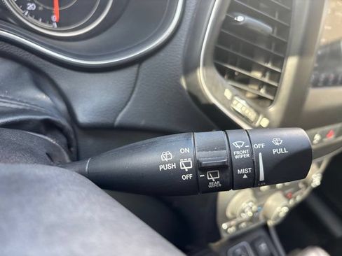 Used 2020 Jeep Cherokee Latitude Plus FWD image 48
