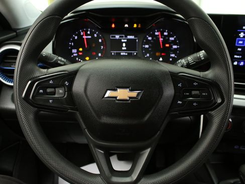Used 2024 Chevrolet Trax LS FWD image 12