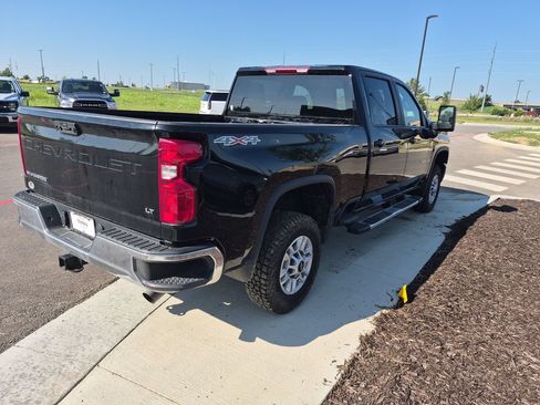Used 2025 Chevrolet Silverado 2500 LT w/ Convenience Package AWD/4WD image 5