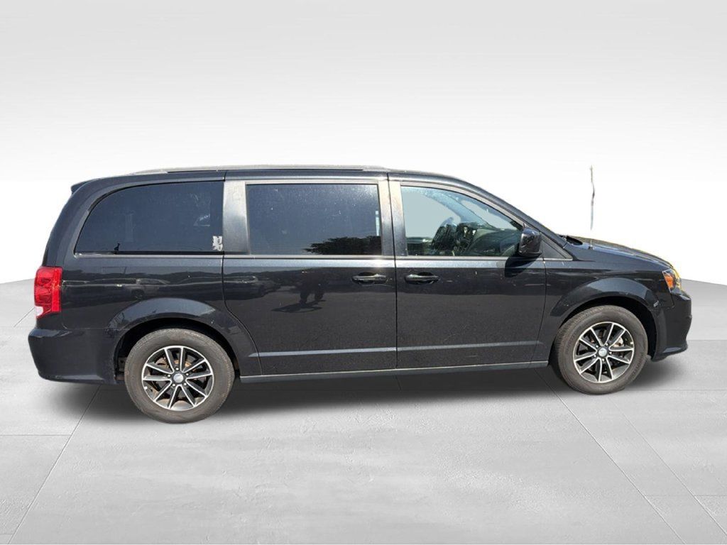 Used 2018 Dodge Grand Caravan GT FWD image 4