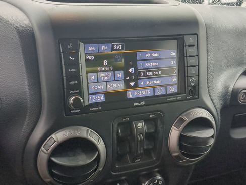 Used 2018 Jeep Wrangler Unlimited Sport S image 15