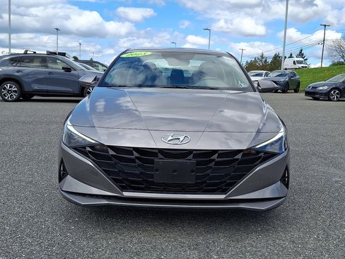 Used 2023 Hyundai Elantra SEL FWD image 2