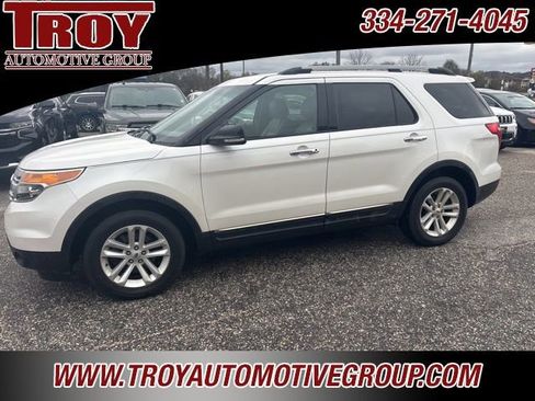 Used 2013 Ford Explorer XLT image 2