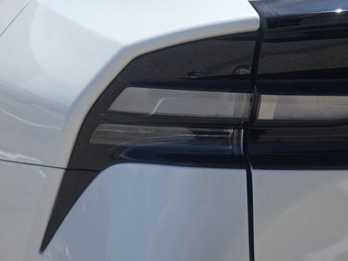 New 2026 Toyota Prius Plug-In Hybrid FWD image 10