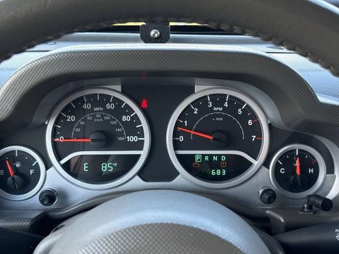 Used 2009 Jeep Wrangler Unlimited Sahara AWD/4WD image 24