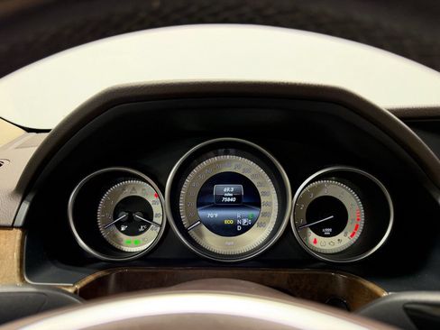 Used 2014 Mercedes-Benz E 350 4MATIC Sedan image 22