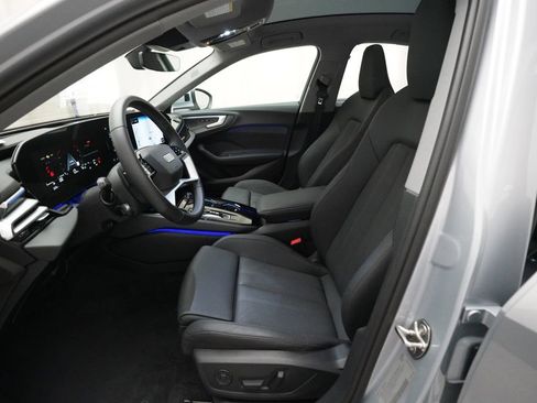 Used 2025 Audi Q5 Premium w/ Convenience Package image 7