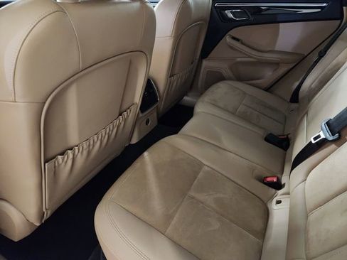 Used 2021 Porsche Macan S image 29