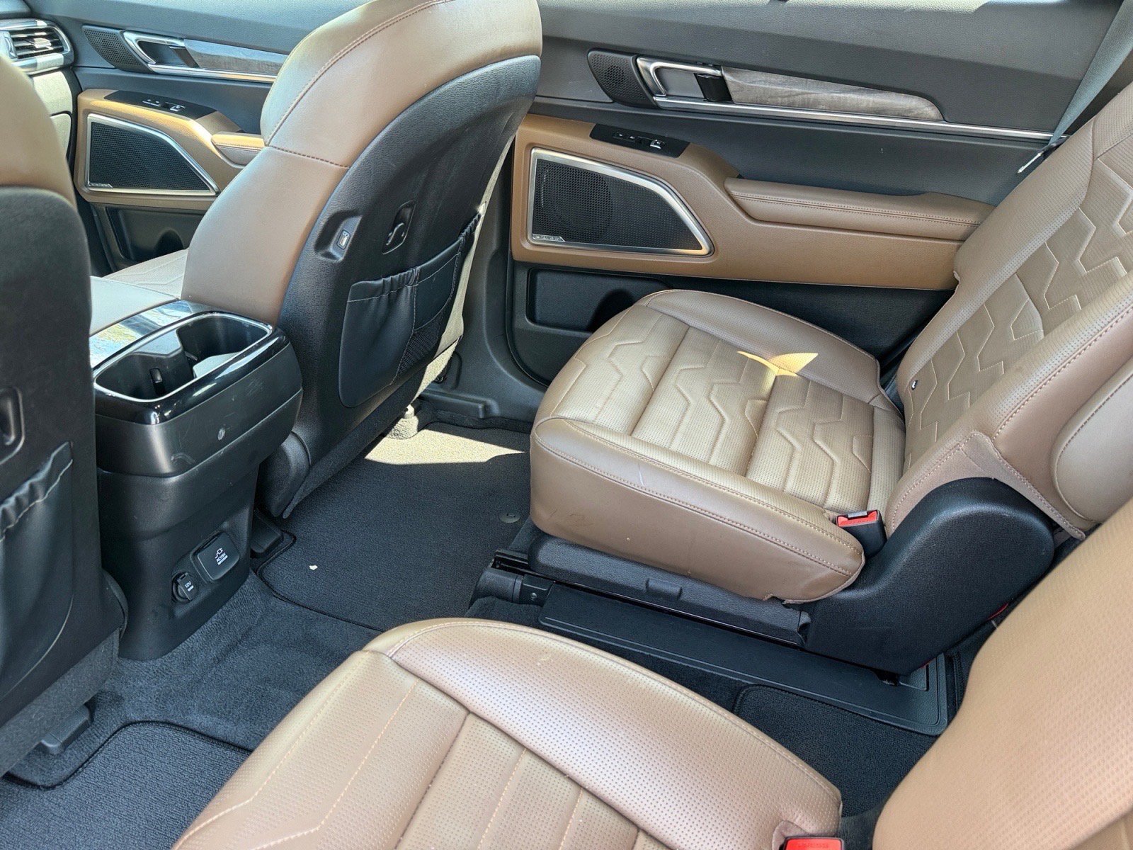 Used 2022 Kia Telluride SX w/ SX Prestige Package AWD/4WD image 17