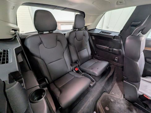 Used 2022 Volvo XC90 T6 Momentum w/ Advanced Package image 26