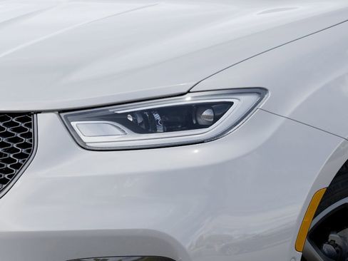 New 2026 Chrysler Pacifica Select image 10