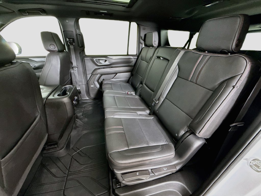 Used 2024 Chevrolet Suburban RST w/ Luxury Package AWD/4WD image 25