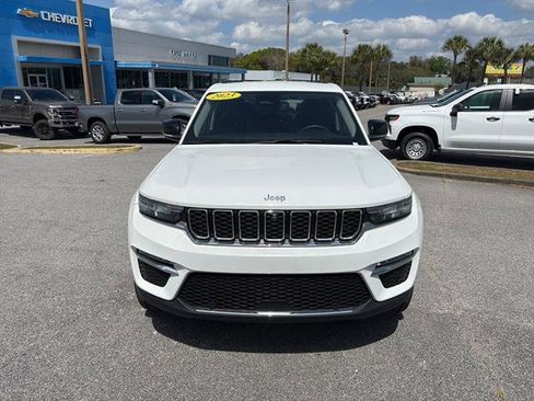 Used 2023 Jeep Grand Cherokee Limited w/ Luxury Tech Group II image 2