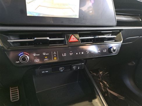 Used 2023 Kia Niro EX Touring image 23