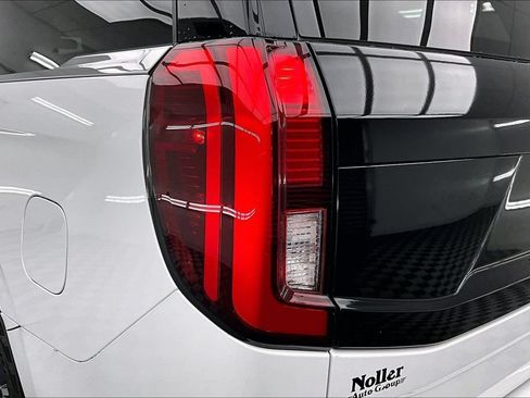Certified 2025 Ford Expedition Active AWD/4WD image 31