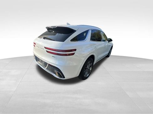 Used 2025 Genesis GV70 2.5T AWD/4WD image 7