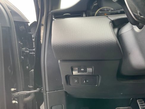 Used 2023 Land Rover Range Rover Evoque R-Dynamic S image 15