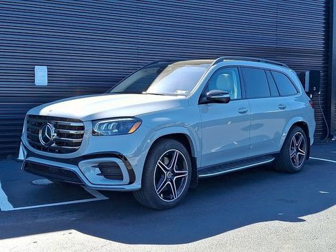 Used 2024 Mercedes-Benz GLS 450 4MATIC image 1