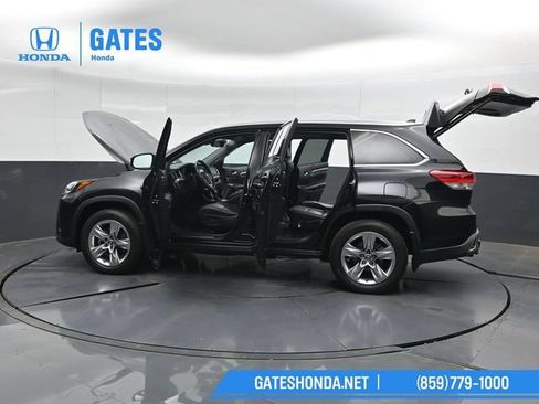 Used 2019 Toyota Highlander Limited AWD/4WD image 60