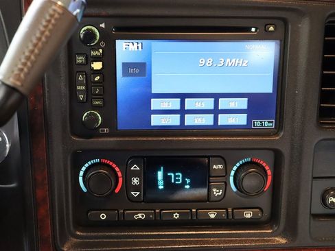 Used 2005 Cadillac Escalade ESV Platinum image 47