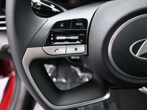 Certified 2026 Hyundai Elantra SE FWD image 18