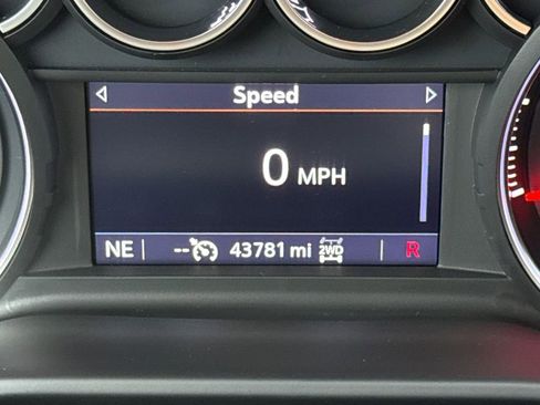 Used 2022 Chevrolet Silverado 1500 LT image 30