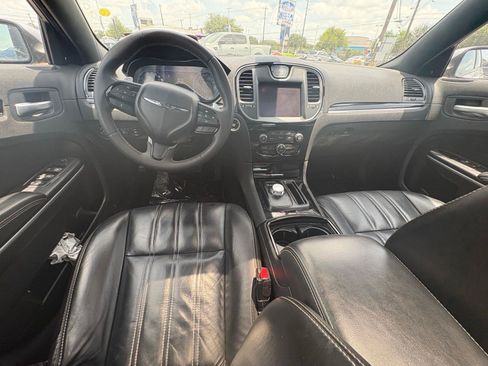 Used 2023 Chrysler 300 S RWD image 9