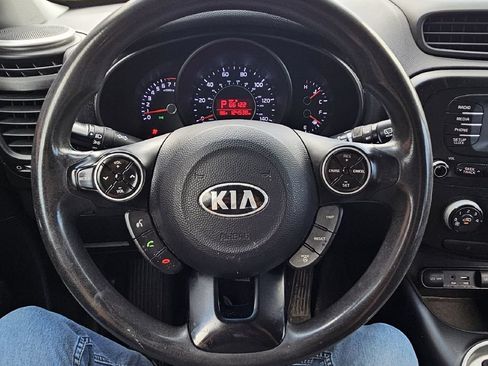 Used 2016 Kia Soul FWD image 13