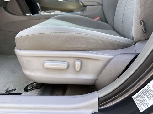 Used 2009 Toyota Camry FWD image 11
