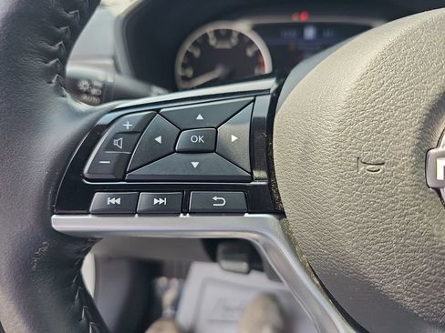 Used 2025 Nissan Altima 2.5 SL FWD image 17
