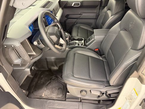 New 2026 Ford Bronco Badlands w/ Sasquatch Package AWD/4WD image 5
