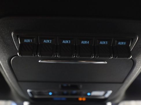 Used 2025 Ford F450 Platinum w/ FX4 Off-Road Package image 41