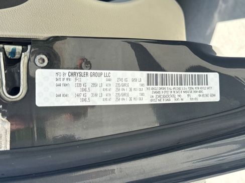 Used 2012 Chrysler Town & Country Touring image 31