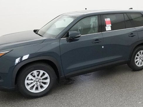 New 2026 Toyota Grand Highlander XLE FWD image 18