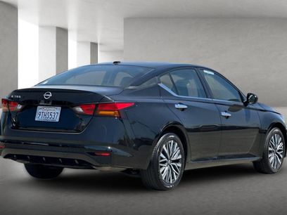 Used 2025 Nissan Altima 2.5 SV
